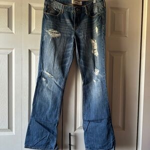 Hollister Low Rise Bootcut Jeans – Size 11R – Distressed